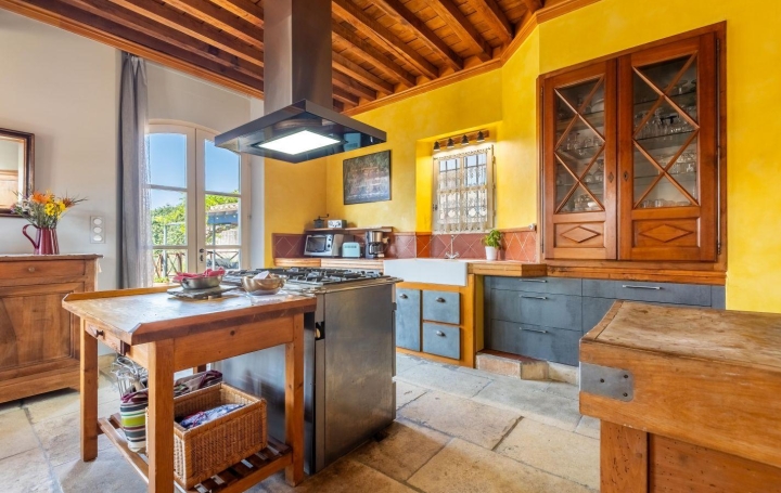 Villa AIGUES-MORTES (30220)  185 m2 895 260 € 