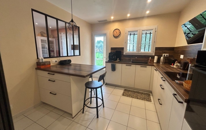 Maison VAUVERT (30600)  110 m2 376 920 € 