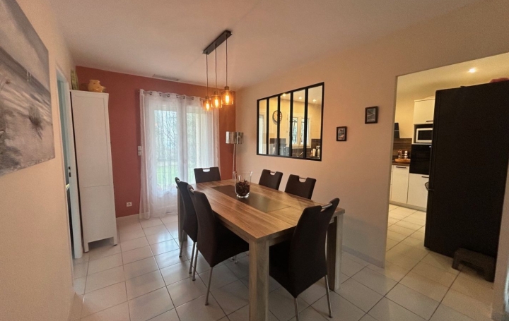 Maison VAUVERT (30600)  110 m2 376 920 € 