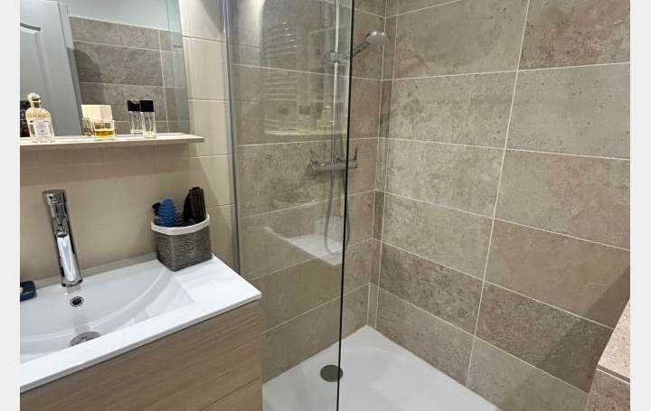 Maison VAUVERT (30600)  110 m2 376 920 € 