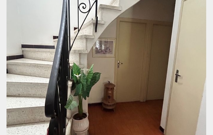Immeuble LE GRAU-DU-ROI (30240)  144 m2 680 550 € 