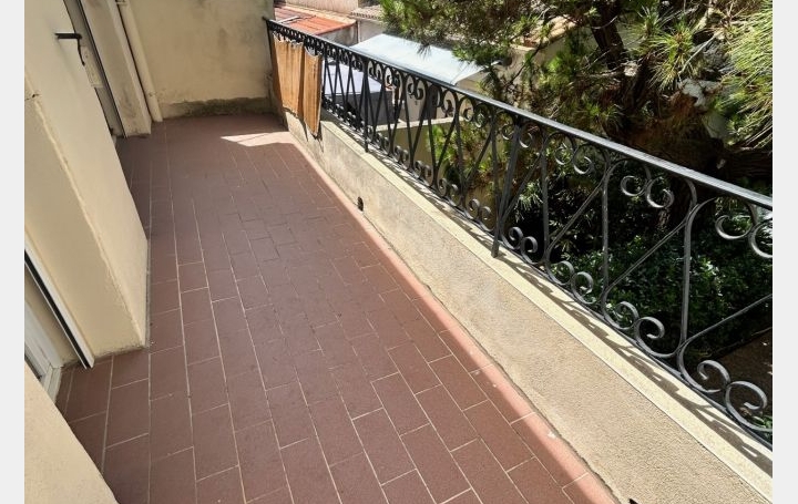 Immeuble LE GRAU-DU-ROI (30240)  144 m2 680 550 € 