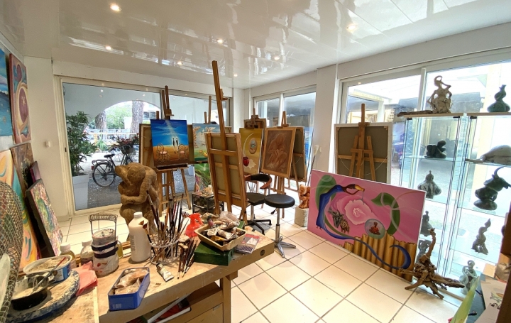 Local commercial LE GRAU-DU-ROI (30240)  41 m2 127 800 € 