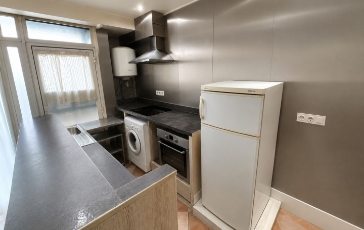 Studio AIGUES-MORTES (30220)  33 m2 120 000 € 