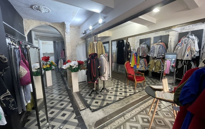 Local commercial AIGUES-MORTES (30220)  115 m2 390 000 € 