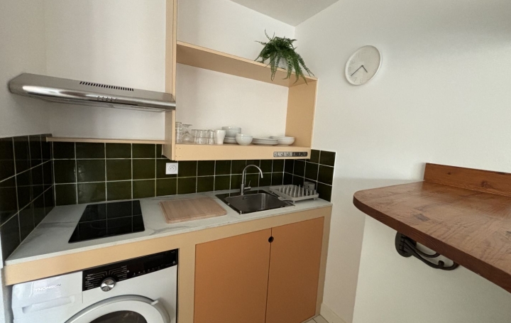 1 Pièce NIMES (30000)  27 m2 640 € 