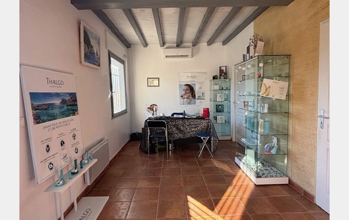 Local commercial VERS-PONT-DU-GARD (30210)  40 m2 466 € 