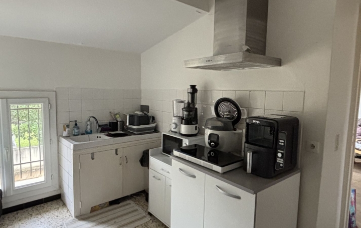 2 Pièces REMOULINS (30210)  55 m2 580 € 