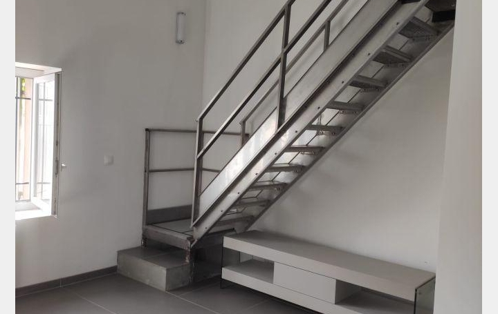 Maison de village LECQUES (30250)  90 m2 339 200 € 