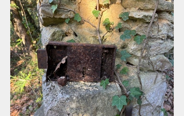 Terrain UZES (30700)   57 000 € 