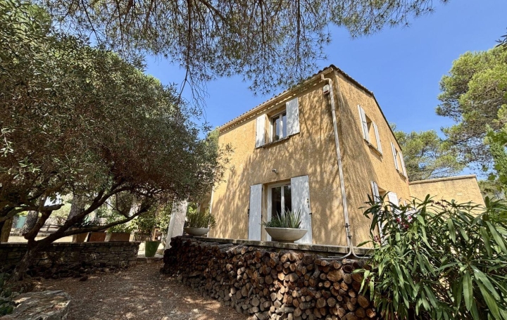 Villa NIMES (30000)  140 m2 497 000 € 