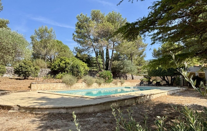 Villa NIMES (30000)  140 m2 497 000 € 