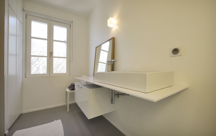 Maison NIMES (30000)  335 m2 1 950 000 € 