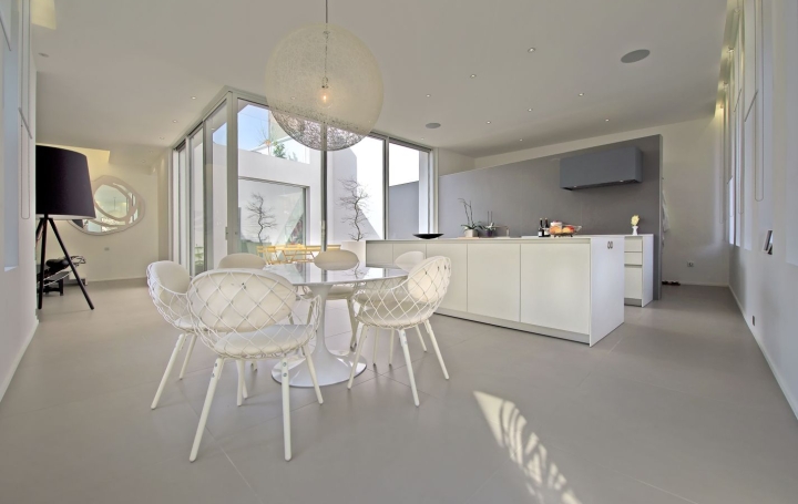 Maison NIMES (30000)  335 m2 1 950 000 € 