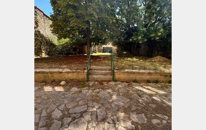 Maison de ville UZES (30700)  530 m2 699 000 € 