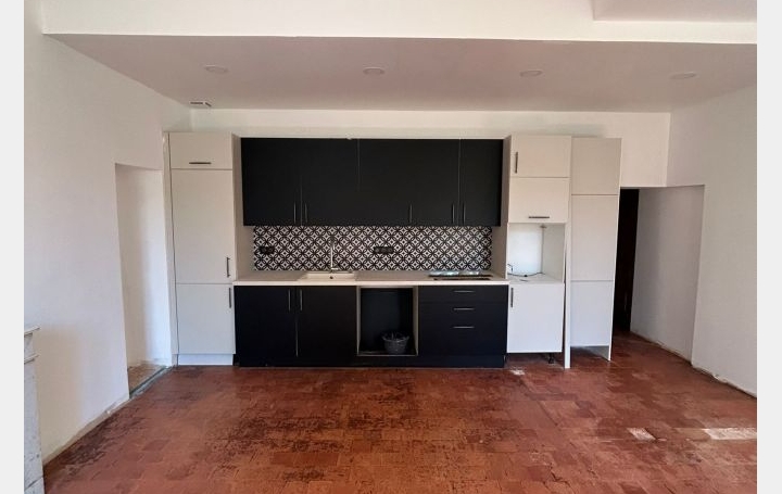 Maison de ville UZES (30700)  530 m2 699 000 € 