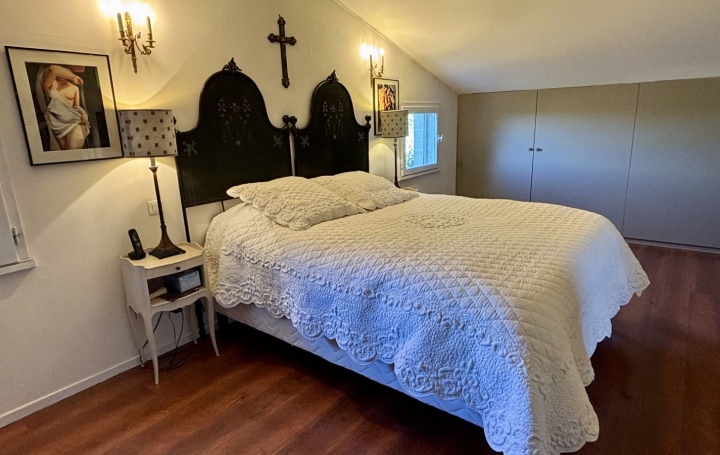 Villa UZES (30700)  150 m2 598 500 € 