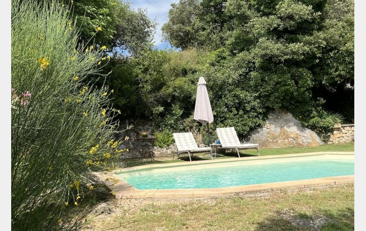 Villa UZES (30700)  150 m2 598 500 € 