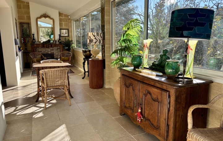 Villa UZES (30700)  150 m2 598 500 € 