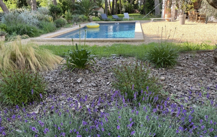 Maison NIMES (30000)  300 m2 710 000 € 