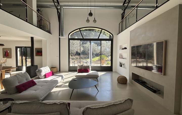 Maison NIMES (30000)  300 m2 710 000 € 