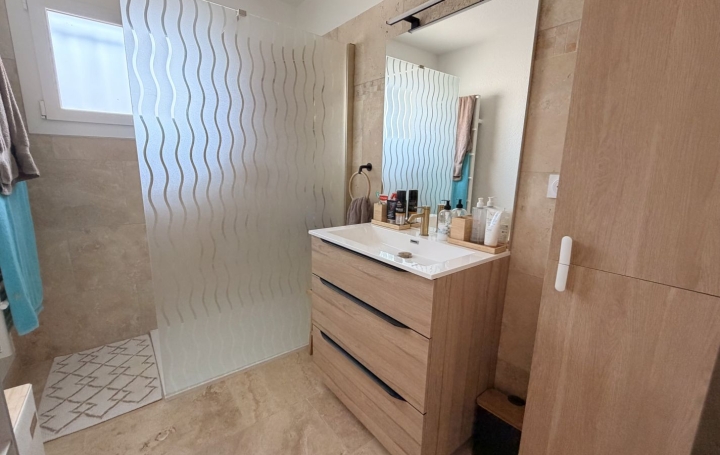 Villa NIMES (30000)  80 m2 227 000 € 
