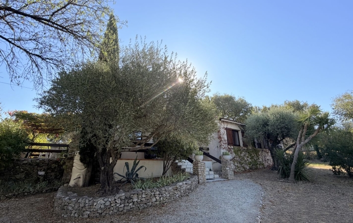Villa UZES (30700)  98 m2 299 500 € 