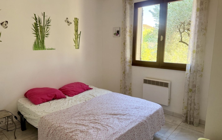 Villa UZES (30700)  98 m2 299 500 € 