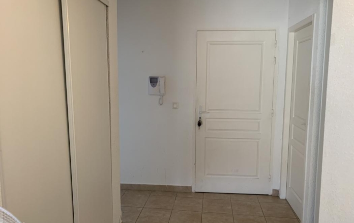 2 Pièces AJACCIO (20090)  48 m2 830 € 
