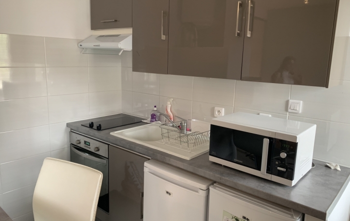 Studio AJACCIO (20090)  24 m2 610 € 