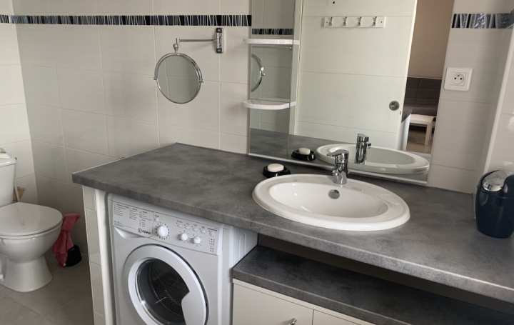 Studio AJACCIO (20090)  24 m2 610 € 