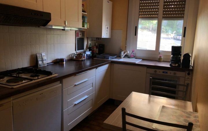 2 Pièces AJACCIO (20090)  49 m2 820 € 