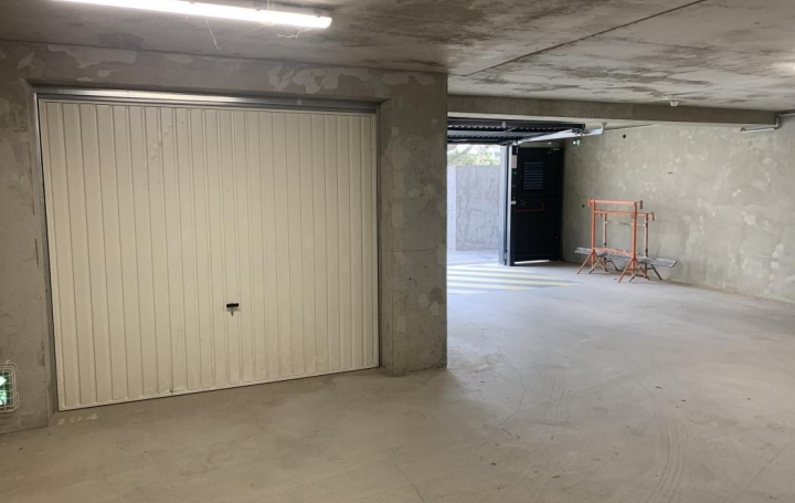 Garage AJACCIO (20090)  13 m2 125 € 