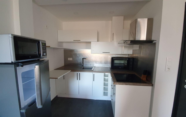 2 Pièces AJACCIO (20090)  33 m2 745 € 