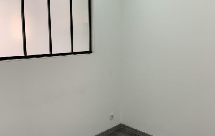 1 Pièce AJACCIO (20000)  31 m2 670 € 