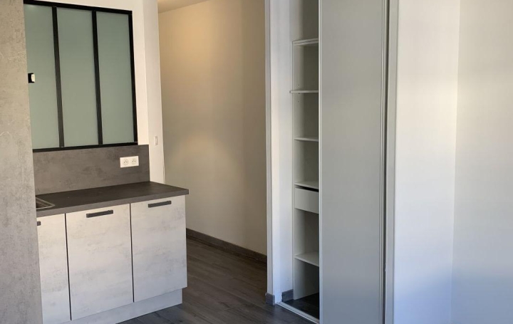 1 Pièce AJACCIO (20000)  31 m2 670 € 