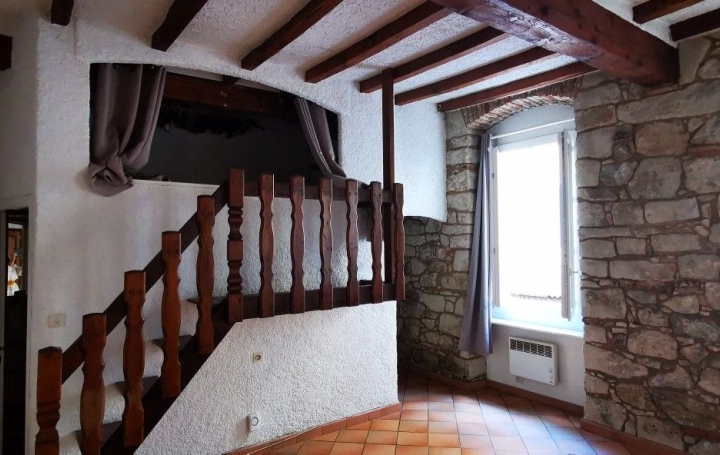 Studio AJACCIO (20090)  29 m2 610 € 