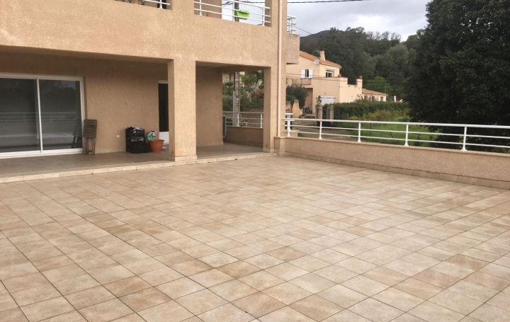3 Pièces AJACCIO (20090)  67 m2 1 170 € 