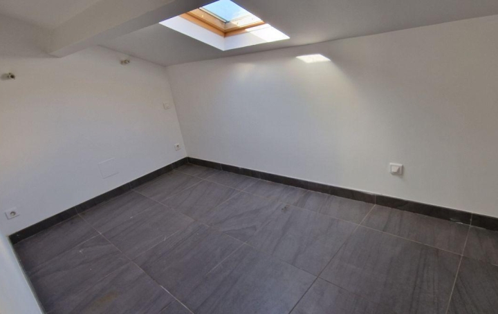 2 Pièces AJACCIO (20090)  25 m2 650 € 