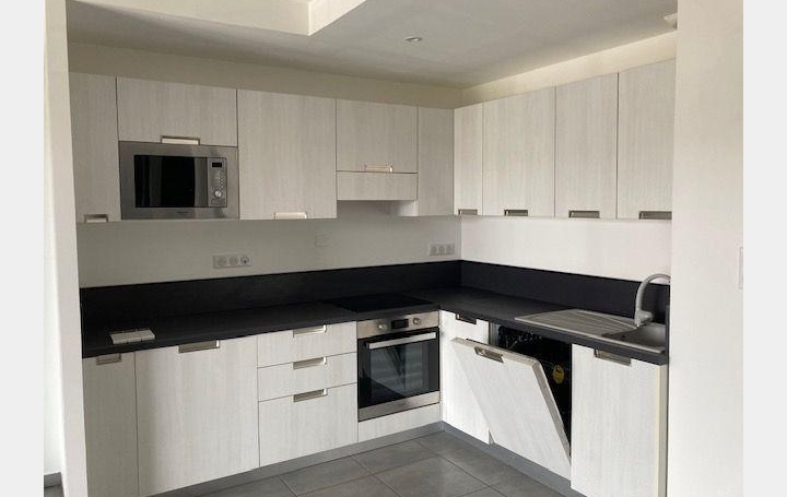 3 Pièces AJACCIO (20090)  72 m2 1 160 € 