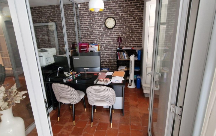 Local commercial AJACCIO (20090)  75 m2 1 200 € 