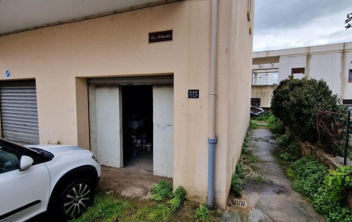 Garage AJACCIO (20090)  52 m2 400 € 