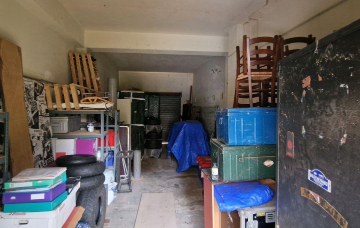 Garage AJACCIO (20090)  52 m2 400 € 