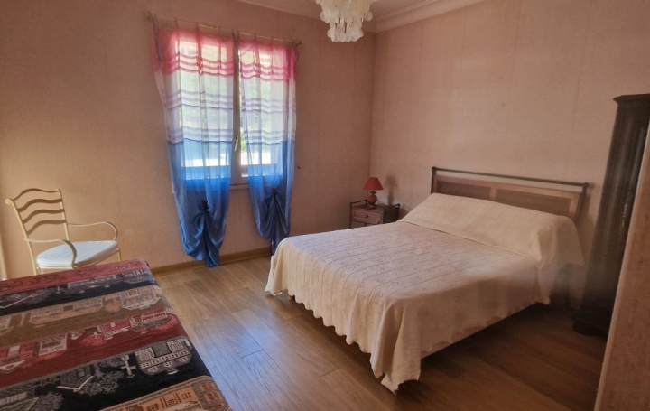 4 Pièces AJACCIO (20000)  135 m2 1 550 € 