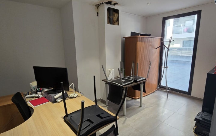 Local commercial AJACCIO (20090)  82 m2 1 400 € 