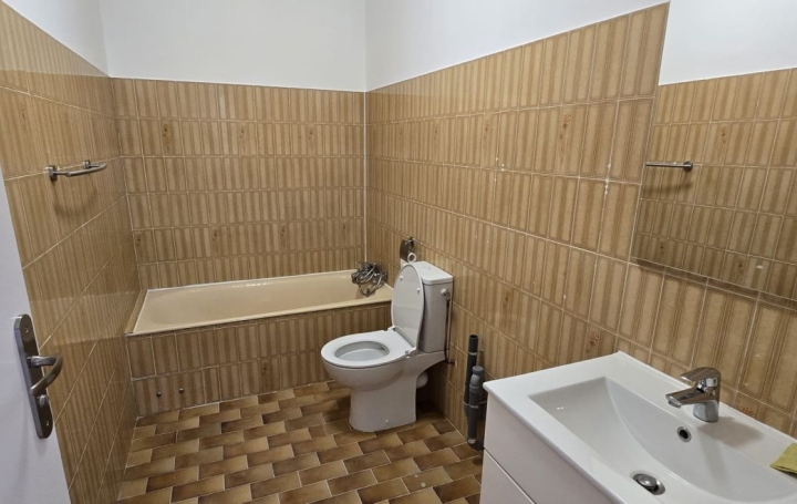 2 Pièces AJACCIO (20000)  32 m2 790 € 