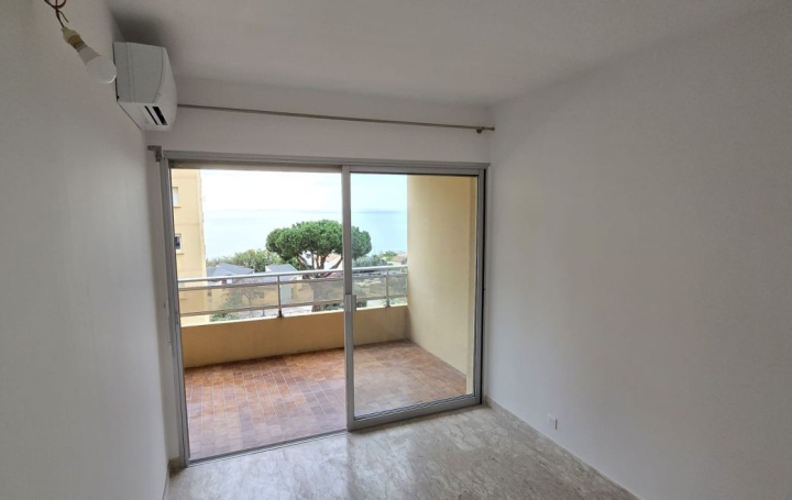2 Pièces AJACCIO (20000)  32 m2 790 € 