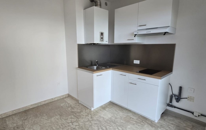 2 Pièces AJACCIO (20000)  32 m2 790 € 