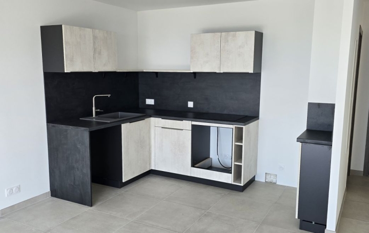 3 Pièces AJACCIO (20000)  61 m2 1 100 € 