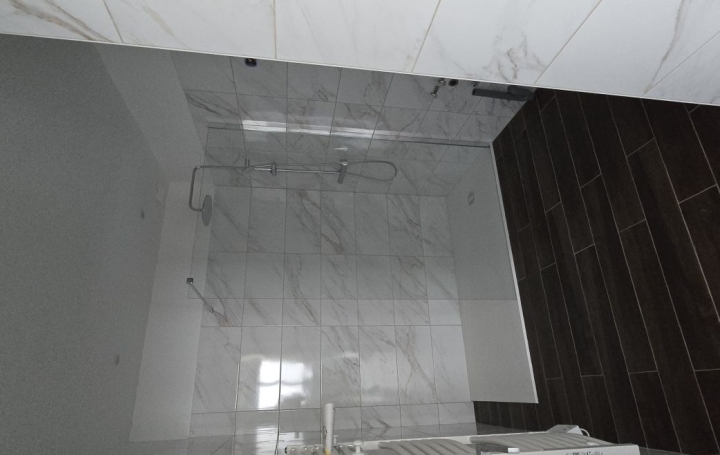 3 Pièces AJACCIO (20000)  61 m2 1 100 € 